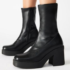 Platform boots